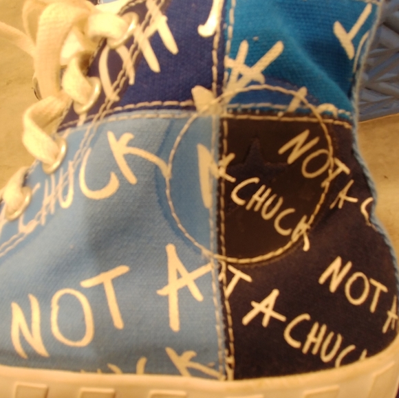 Converse Not A Chuck University Sneakers Shoes Blue Kids SZ 7 Excellent Cond. - Picture 8 of 10